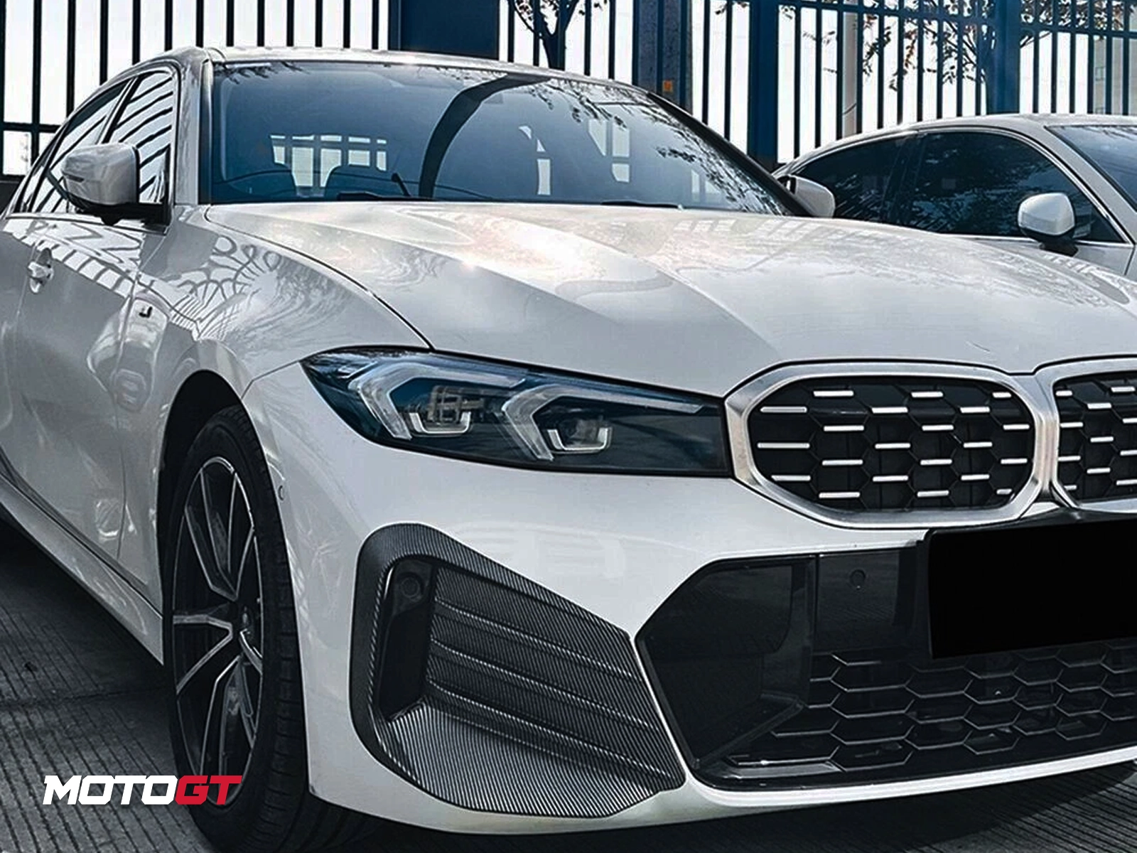 3 SERIES FRONT BUMPER VENTS TRIM